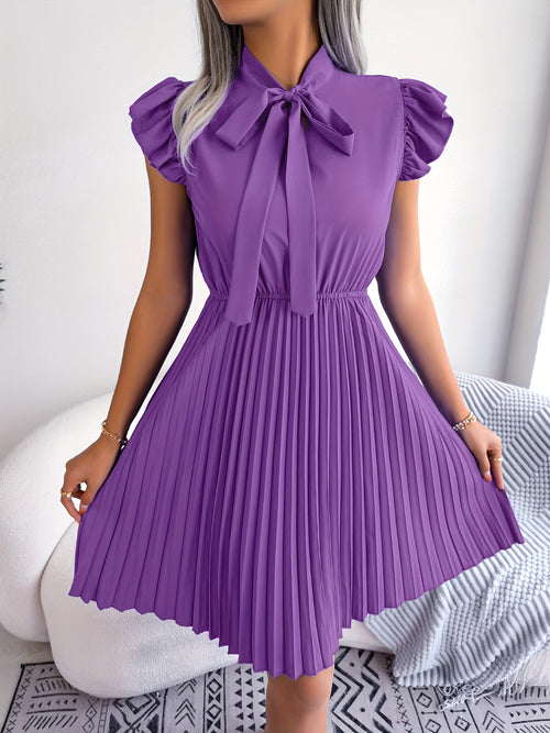 Daniëlle | Homecoming Dress with Bow Neck and Pleated Skirt