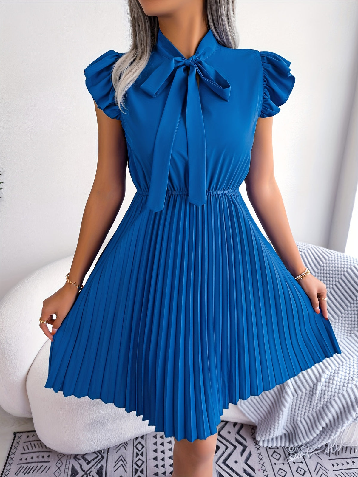 Daniëlle | Homecoming Dress with Bow Neck and Pleated Skirt